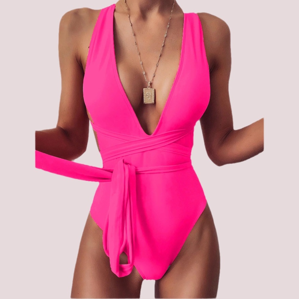 NWT Women’s Hot Pink Plunge One-Piece Swimsuit -‎ XS
